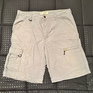 Wangler Jean Co. Performance Series Cargo Shorts Size 36 Lightweight Light Gray